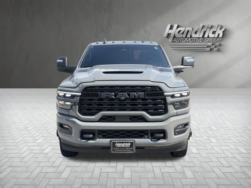 Used 2025 RAM 3500 Limited AWD/4WD image 3