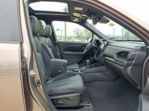 Certified 2025 Subaru Forester Touring w/ Touring Package AWD/4WD image 51