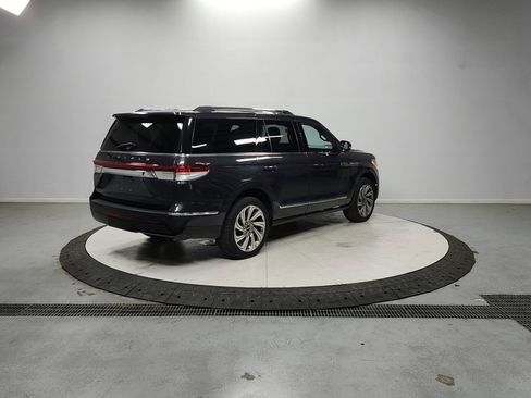 Used 2023 Lincoln Navigator Reserve image 7