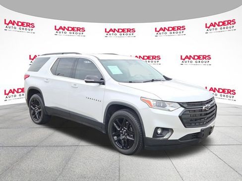 Used 2020 Chevrolet Traverse LT FWD image 1