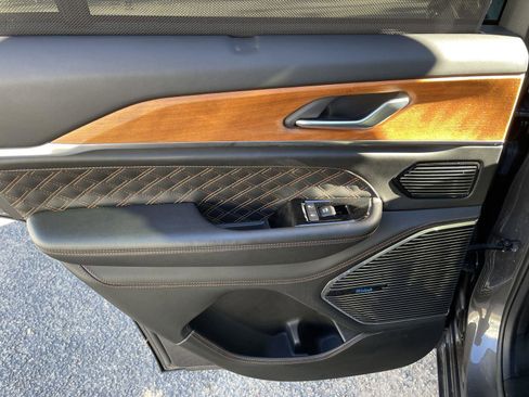 Certified 2022 Jeep Grand Cherokee Summit image 46