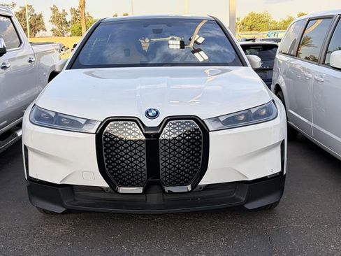 Certified 2025 BMW iX xDrive50 w/ Premium Package AWD/4WD image 2
