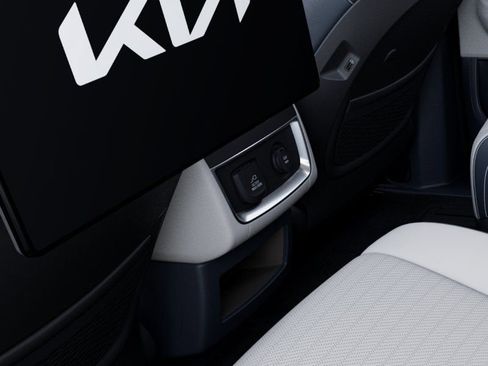 New 2026 Kia Carnival Hybrid FWD image 26