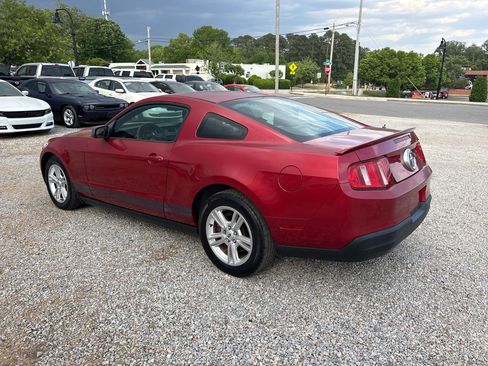 Used 2010 Ford Mustang Coupe RWD image 12