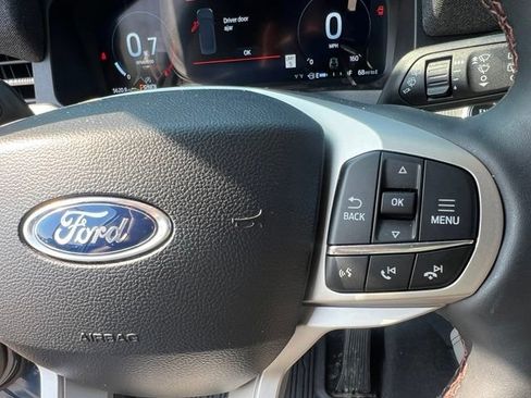 Used 2025 Ford Explorer Active w/ Active Comfort Package AWD/4WD image 28
