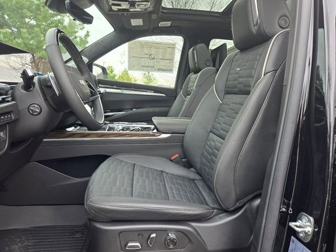 New 2026 Cadillac Escalade Platinum Sport w/ LPO, Floor Liner Package AWD/4WD image 3