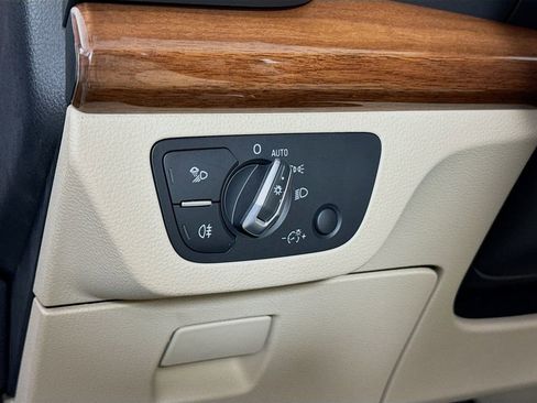 Used 2023 Audi Q5 e Premium Plus image 10