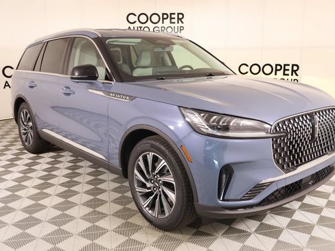 New 2026 Lincoln Aviator 2WD image 1