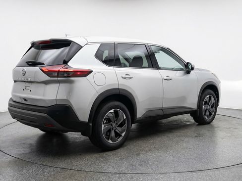 Used 2025 Nissan Rogue SV FWD image 9