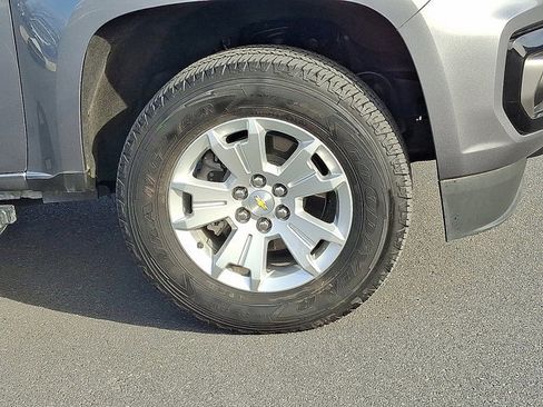 Used 2022 Chevrolet Colorado LT w/ LT Convenience Package image 8