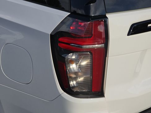 Used 2024 Chevrolet Tahoe RST w/ RST Performance Edition AWD/4WD image 39
