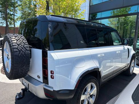Certified 2022 Land Rover Defender 110 SE AWD/4WD image 3