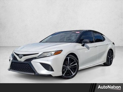 Used 2018 Toyota Camry XSE image 1