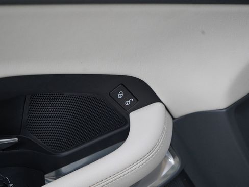 Used 2019 Jaguar E-PACE S image 19