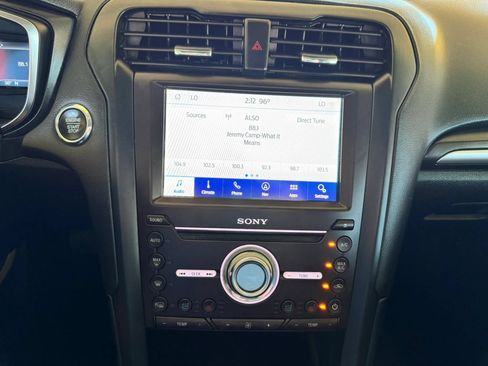 Used 2020 Ford Fusion Titanium AWD/4WD image 13