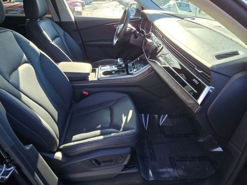 Used 2019 Audi Q8 Prestige w/ Towing Package image 6