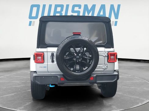 Used 2024 Jeep Wrangler Unlimited Sahara w/ Technology Group AWD/4WD image 5