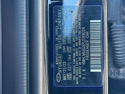 Used 2023 Hyundai Elantra SEL image 30