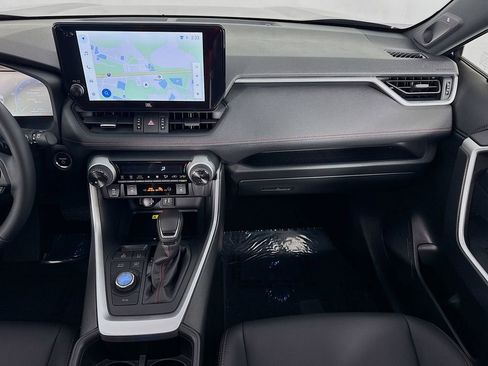 Used 2025 Toyota RAV4 XSE image 30