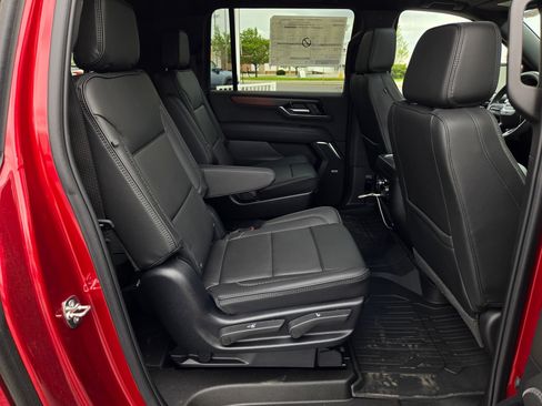 New 2026 GMC Yukon XL Denali w/ Sun & Power Step Package AWD/4WD image 22
