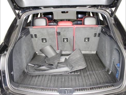 Used 2019 Porsche Macan S image 28