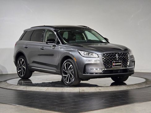 New 2026 Lincoln Corsair Reserve image 2