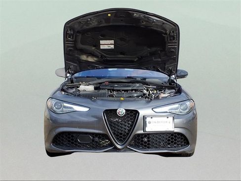 Used 2023 Alfa Romeo Giulia Veloce image 26
