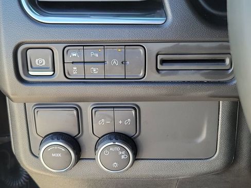 Certified 2024 Chevrolet Suburban LT w/ Luxury Package image 19