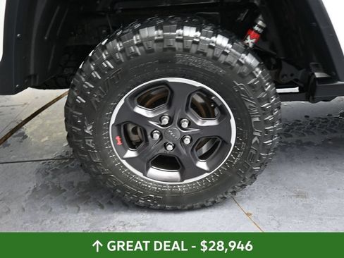 Used 2020 Jeep Gladiator Rubicon w/ Cold Weather Group AWD/4WD image 19