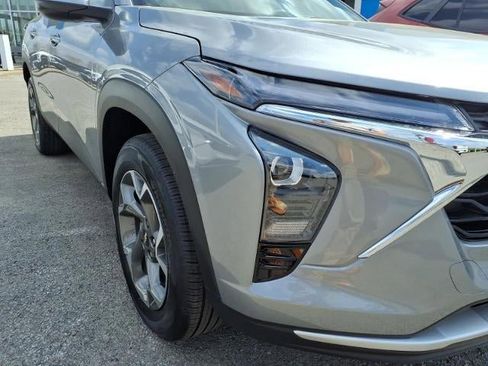 New 2026 Chevrolet Trax LT FWD image 21