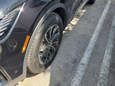 Certified 2024 Lincoln Nautilus Premier AWD/4WD image 4