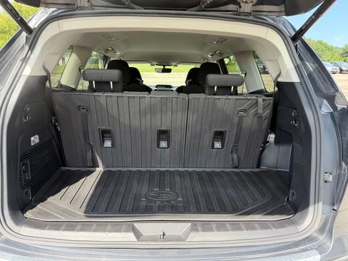 Used 2020 Subaru Ascent Premium w/ Convenience Package AWD/4WD image 9