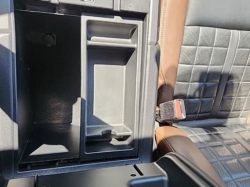 Used 2019 Nissan Titan Platinum Reserve AWD/4WD image 28