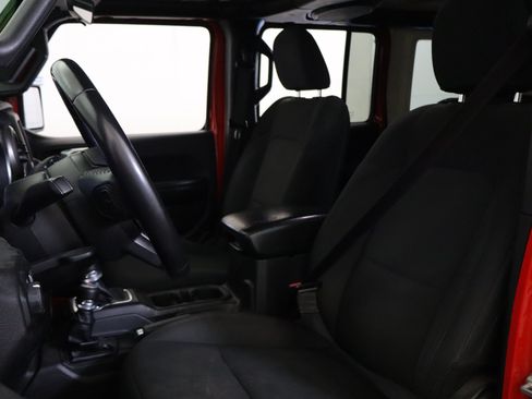 Used 2018 Jeep Wrangler Unlimited Sport S AWD/4WD image 22