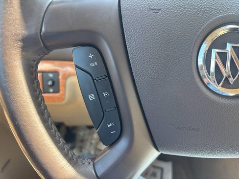 Used 2008 Buick Enclave CXL w/ Entertainment Package #3 image 40