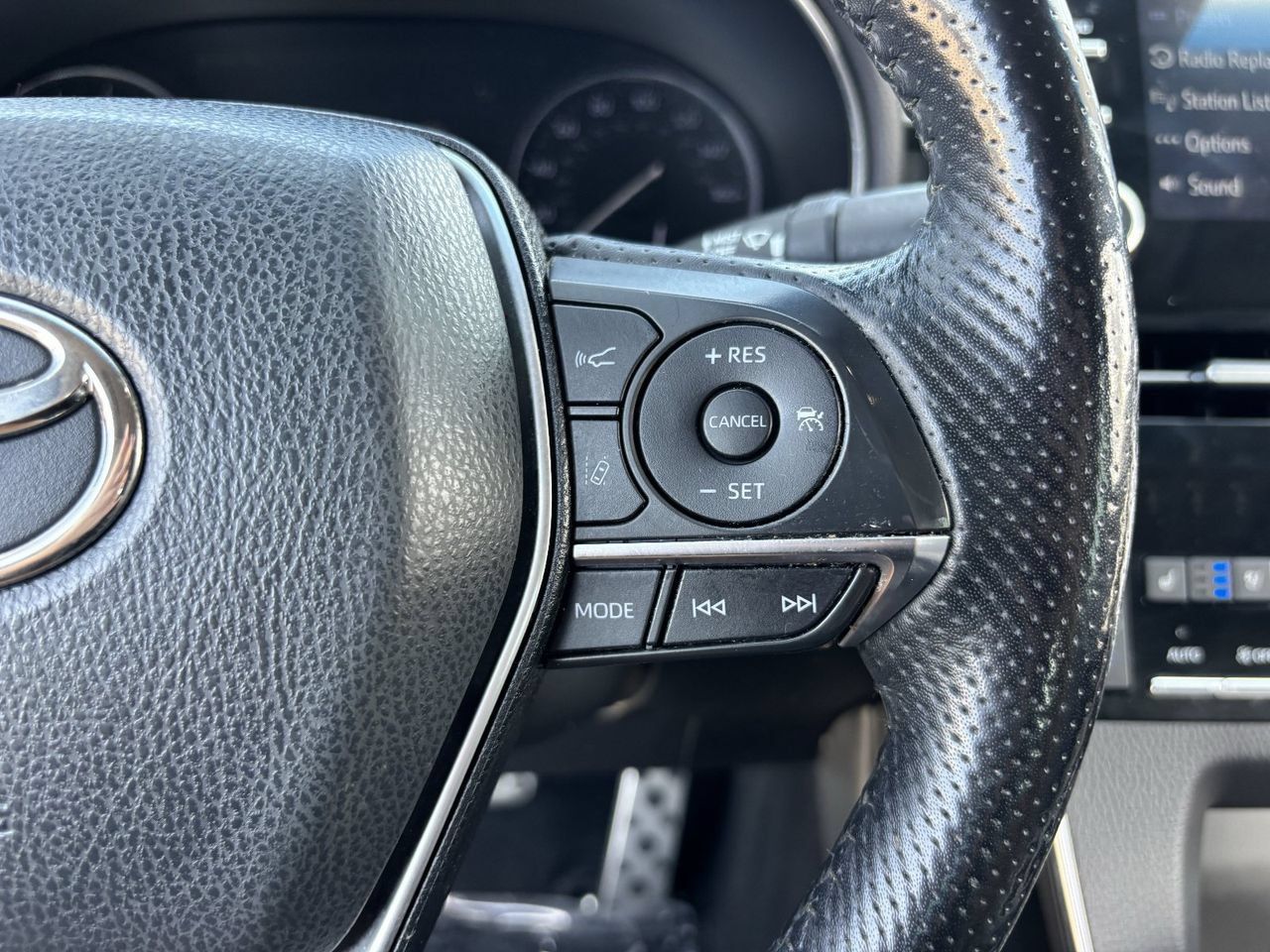 Used 2019 Toyota Avalon Touring w/ Advanced Safety Package FWD image 29