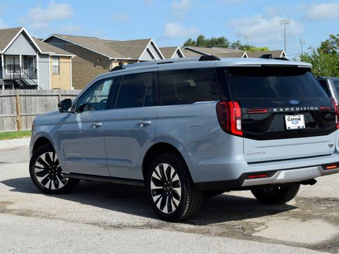 New 2025 Ford Expedition Platinum w/ Driver's Package image 4