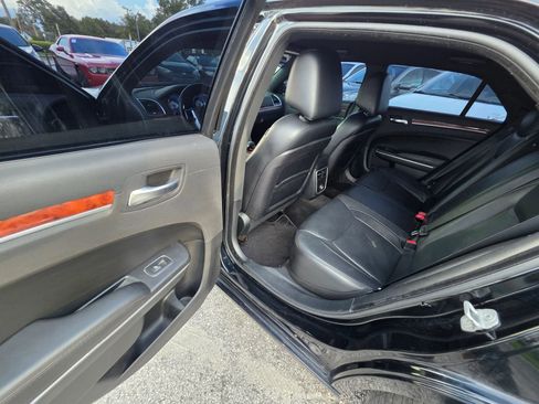 Used 2013 Chrysler 300 image 13