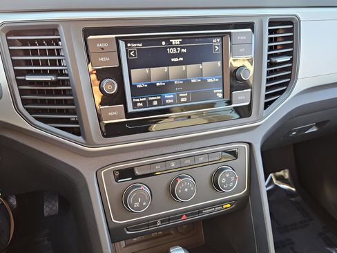 Used 2021 Volkswagen Atlas Cross Sport S image 20