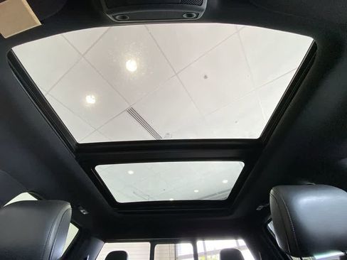 Used 2015 Ford F150 Platinum w/ Equipment Group 701A Luxury AWD/4WD image 24