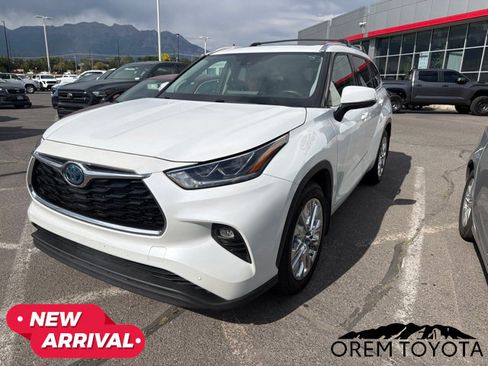 Used 2023 Toyota Highlander Limited AWD/4WD image 6