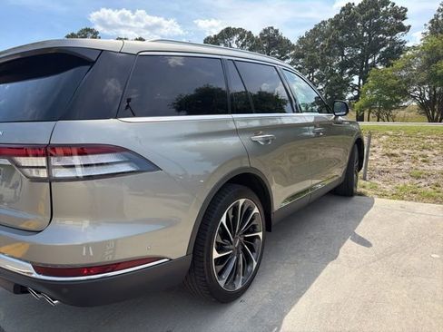 Used 2023 Lincoln Aviator Reserve w/ Equipment Group 201A image 5