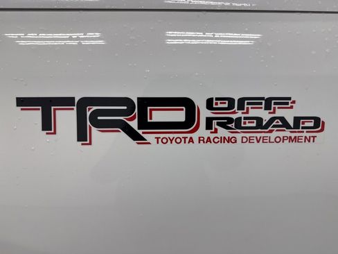 Used 2010 Toyota Tundra 4x4 CrewMax image 25