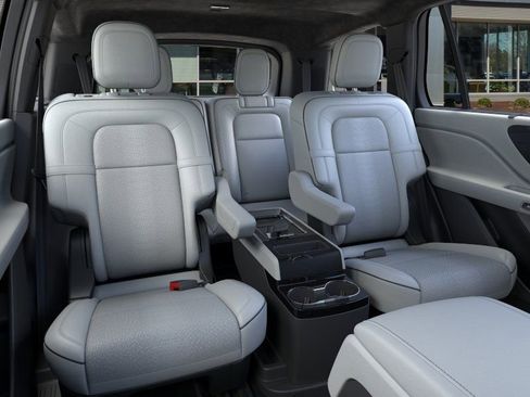 New 2026 Lincoln Aviator Black Label w/ Dynamic Handling Package AWD/4WD image 11