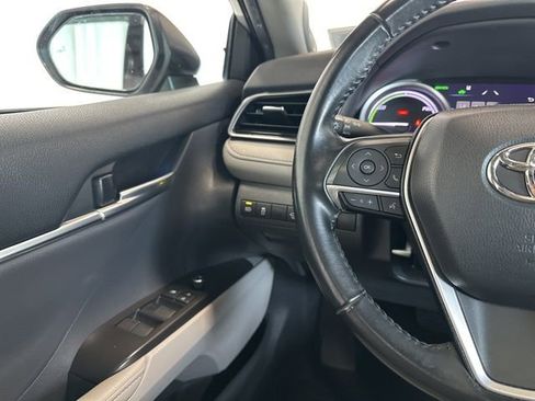 Used 2021 Toyota Camry XLE w/ Navigation Upgrade Package image 7