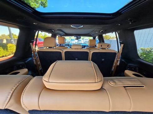 Certified 2023 Jeep Grand Wagoneer Series III AWD/4WD image 34