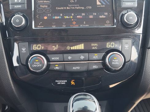 Used 2020 Nissan Rogue SV w/ Premium Package FWD image 14