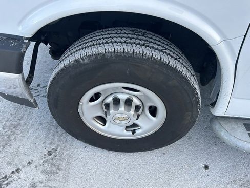 Used 2024 Chevrolet Express 2500 w/ Driver Convenience Package image 9