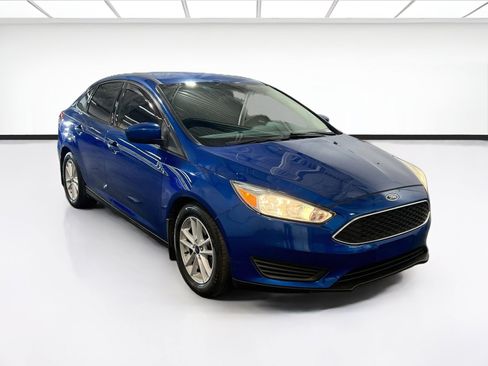 Used 2018 Ford Focus SE FWD image 3