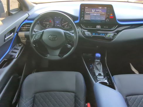 Used 2020 Toyota C-HR XLE image 14